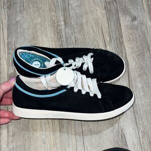 REVITALIGN Black and White Women's Shoes